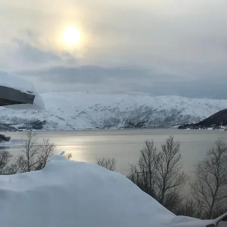 Melishome: Aurora Observatory ホテル *