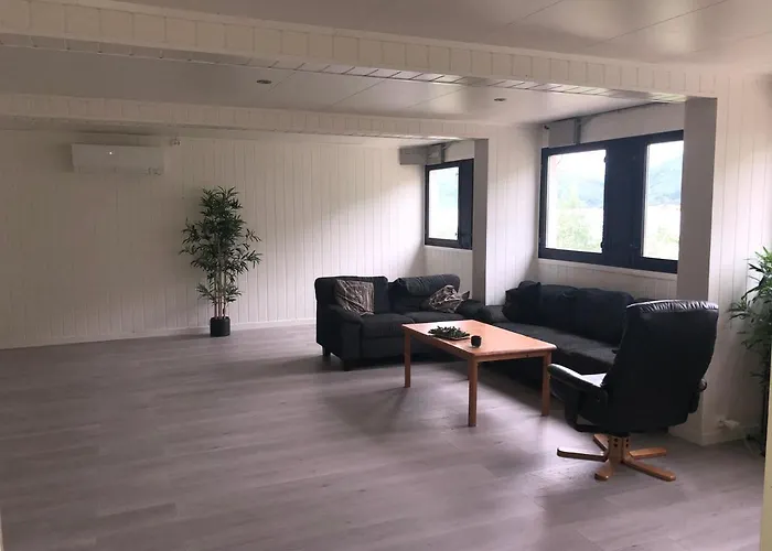 Melishome: Aurora Observatory